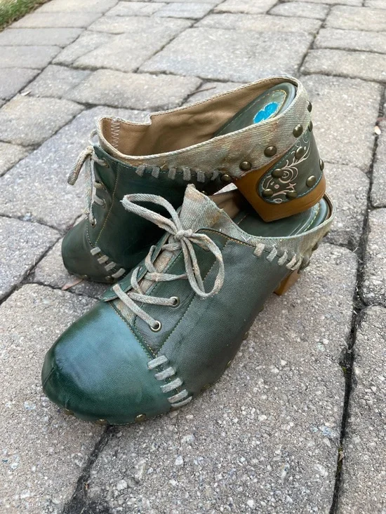 Green Hand-Painted Leather Studded Block Heel Clog Sandals sz 9.5 - Picture 9 of 9